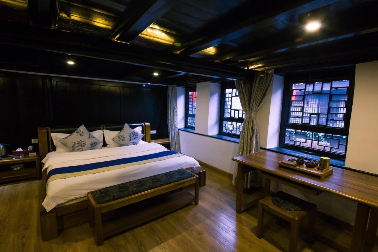 一方砚-旅拍体验民宿 Fenghuang Exterior photo